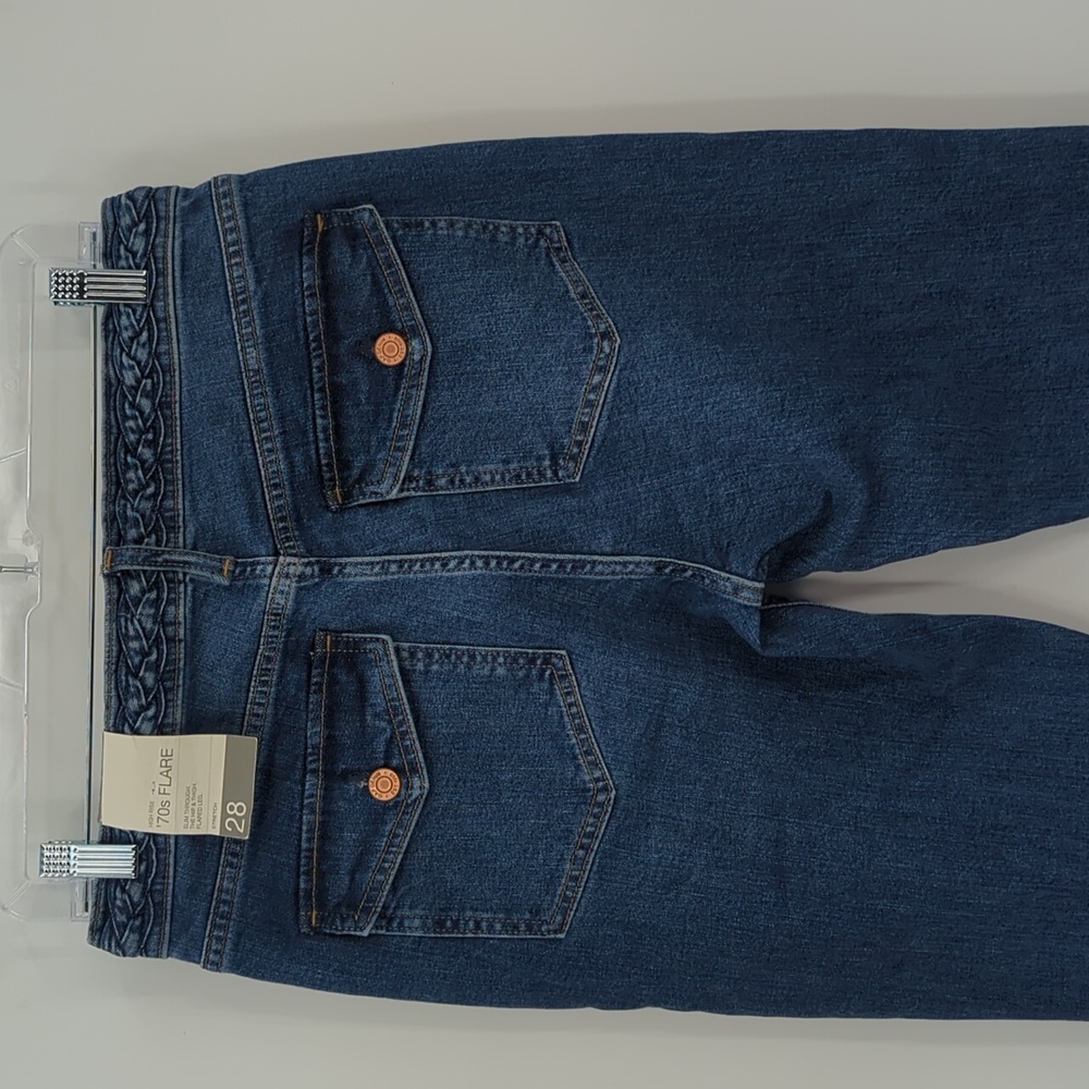 GAP *NWT* 28L High Rise '70s Flare Jeans, Medium Indigo Wash, Sz 28 Long - Picture 8 of 9